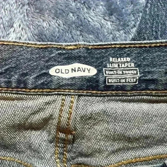 Old Navy Relaxed Slim Taper Jeans - Picture 4 of 4